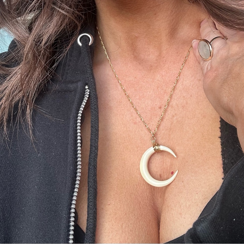 14k gold filled crescent moon pendant - Picture 3 of 6